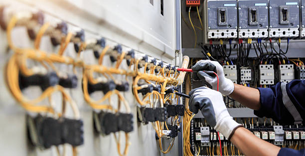 Professional Electrician technician working in Paul, ID